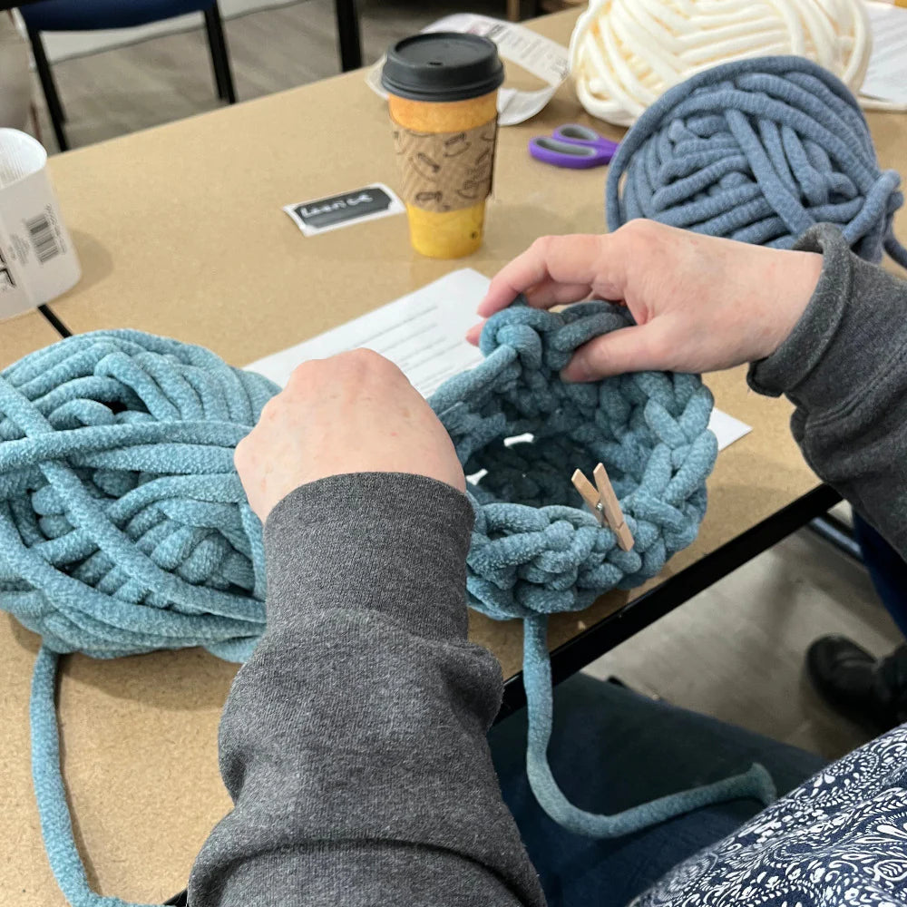 04/10 at 6pm: Finger Crochet Easter Basket w/ Dream Maker Creative