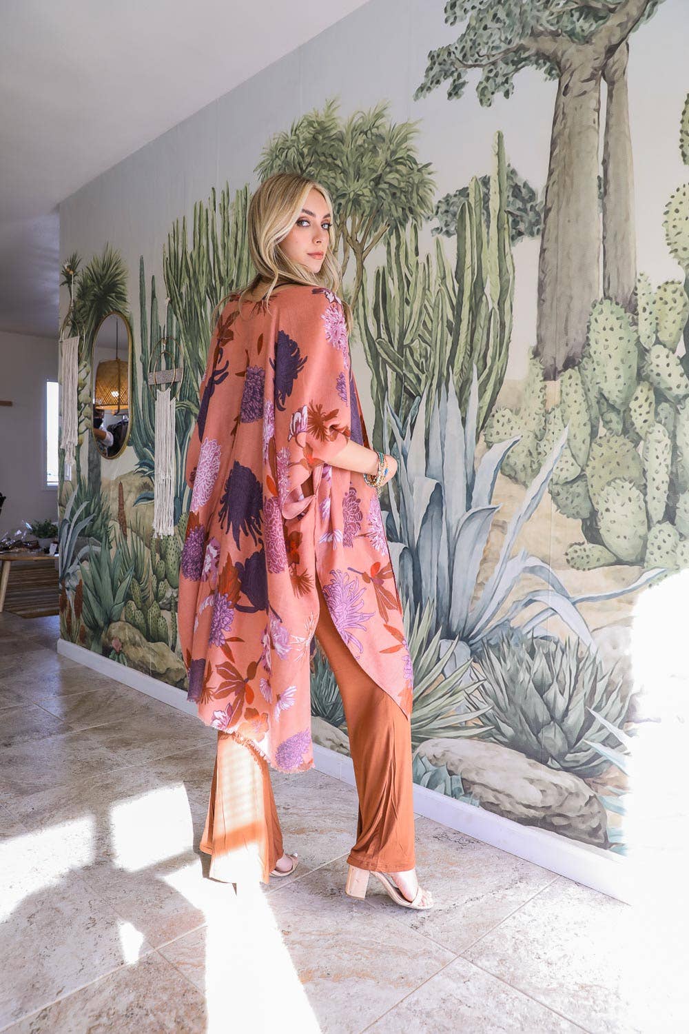 Bestselling Floral Motif Kimono for Summer Festivals ๐ผ: Taupe