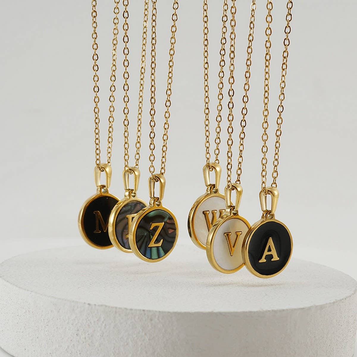 CWAJE1934_Round Stainless Steel White Shell Letter Necklace: TYPE12 / (OS) 1